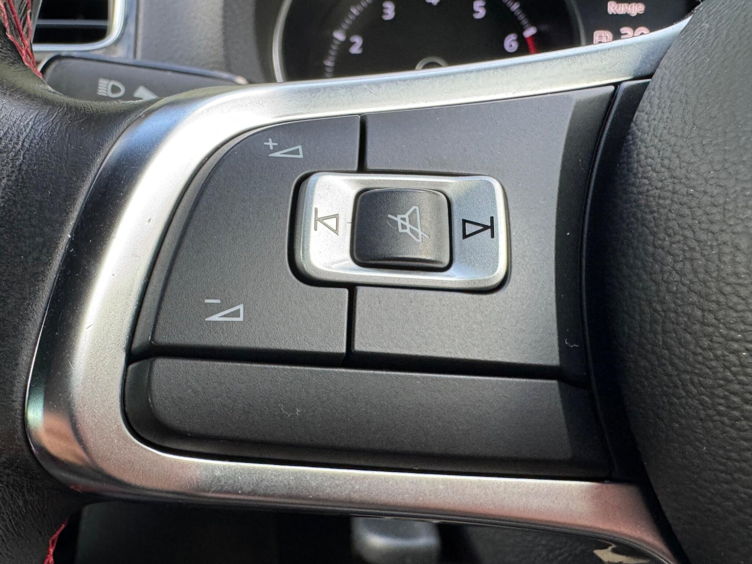 Used Volkswagen Polo 2016 for sale - 76398522: Photo 28