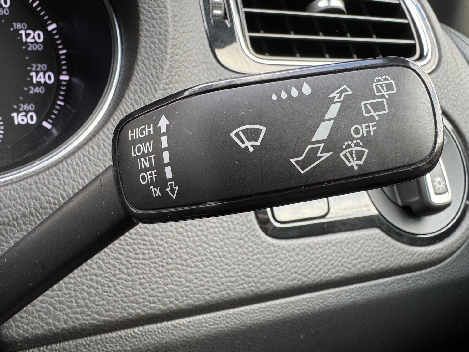 Used Volkswagen Polo 2016 for sale - 76398522: Photo 31