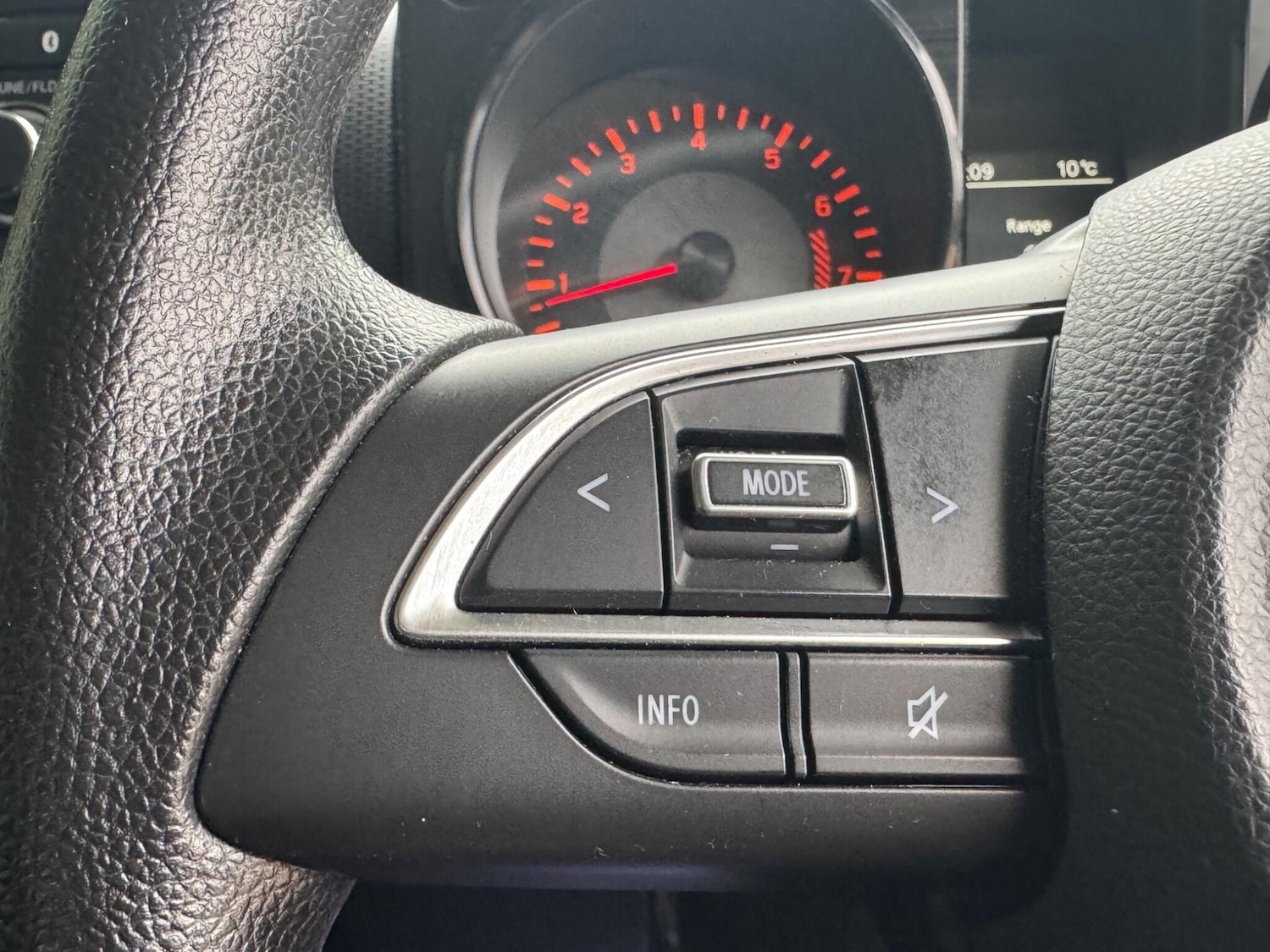 Used Suzuki Jimny 2021 for sale - 76282639: Photo 14