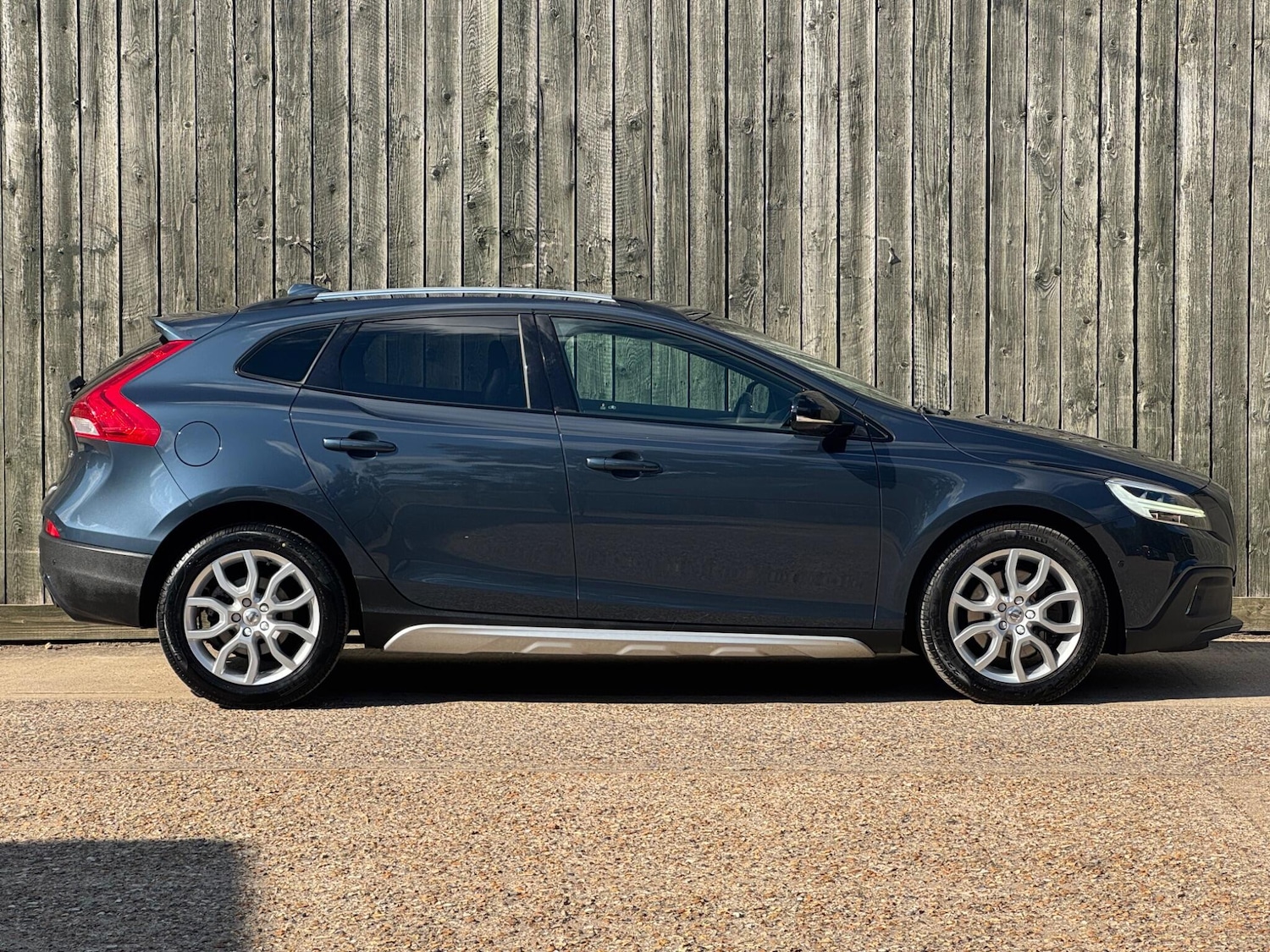 Used Volvo V40 Cross Country 2018 for sale - 76122187: Photo 14