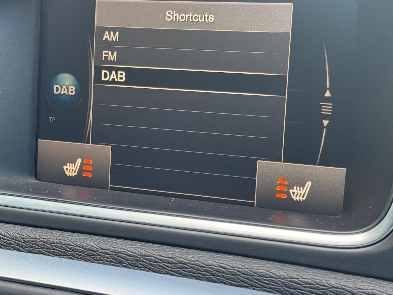 Used Volvo V40 Cross Country 2018 for sale - 76122187: Photo 34
