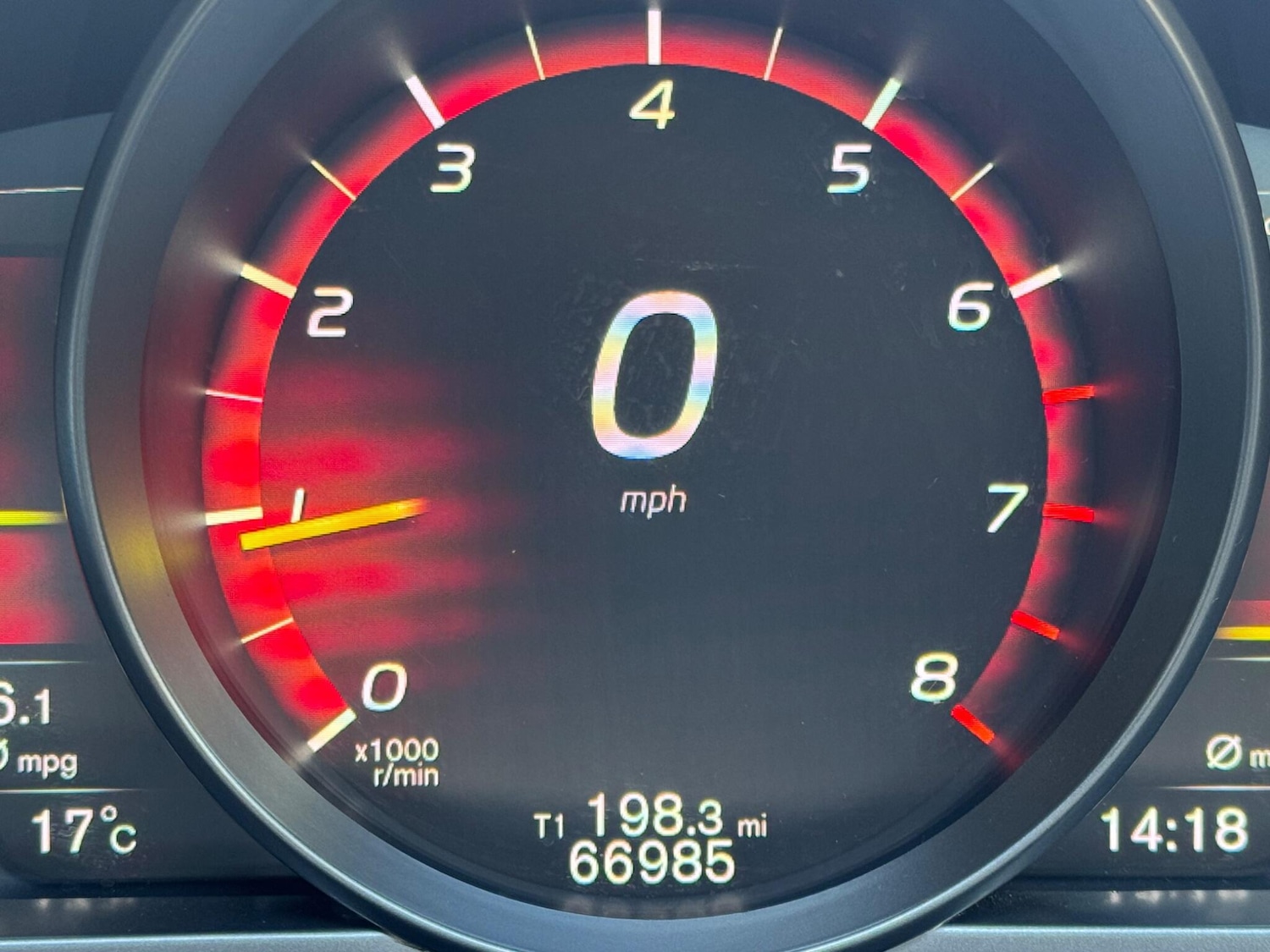 Used Volvo V40 Cross Country 2018 for sale - 76122187: Photo 38