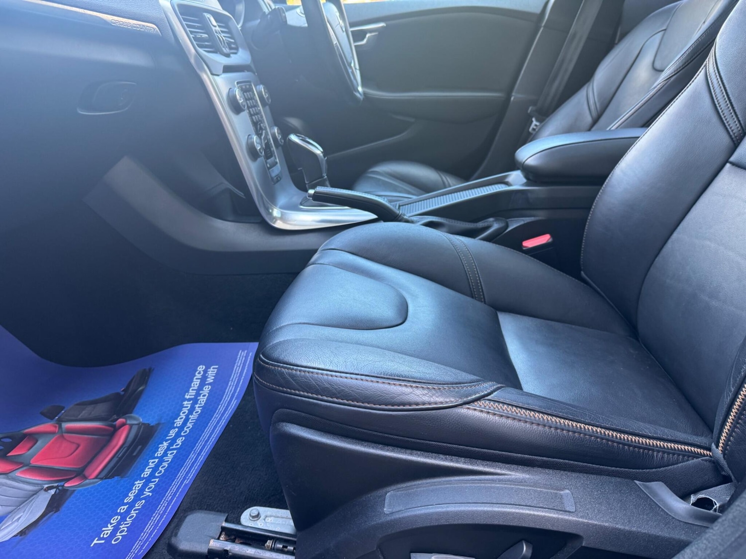 Used Volvo V40 Cross Country 2018 for sale - 76122187: Photo 40