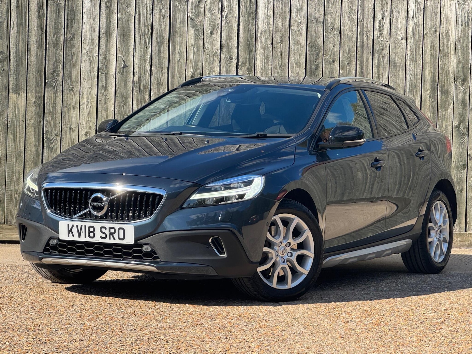 Used Volvo V40 Cross Country 2018 for sale - 76122187: Photo 9