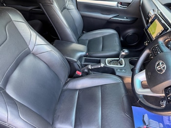 Used Toyota Hilux 2019 for sale - 79169272: Photo