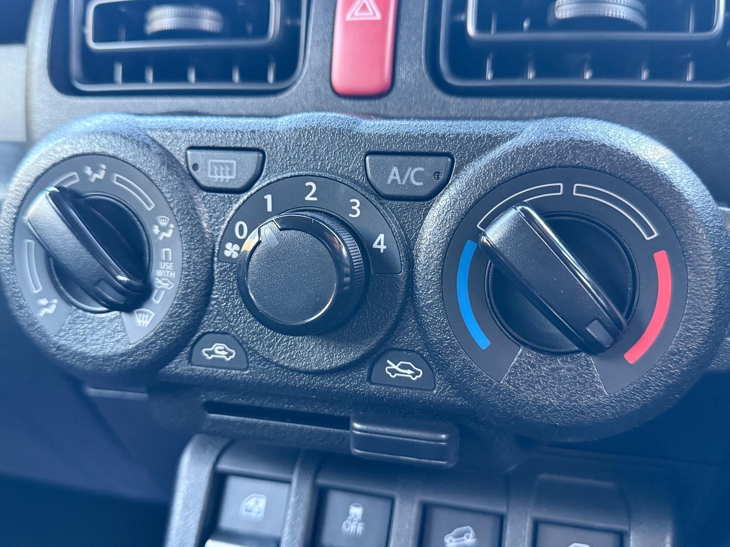 Used Suzuki Jimny 2023 for sale - 77017078: Photo 11