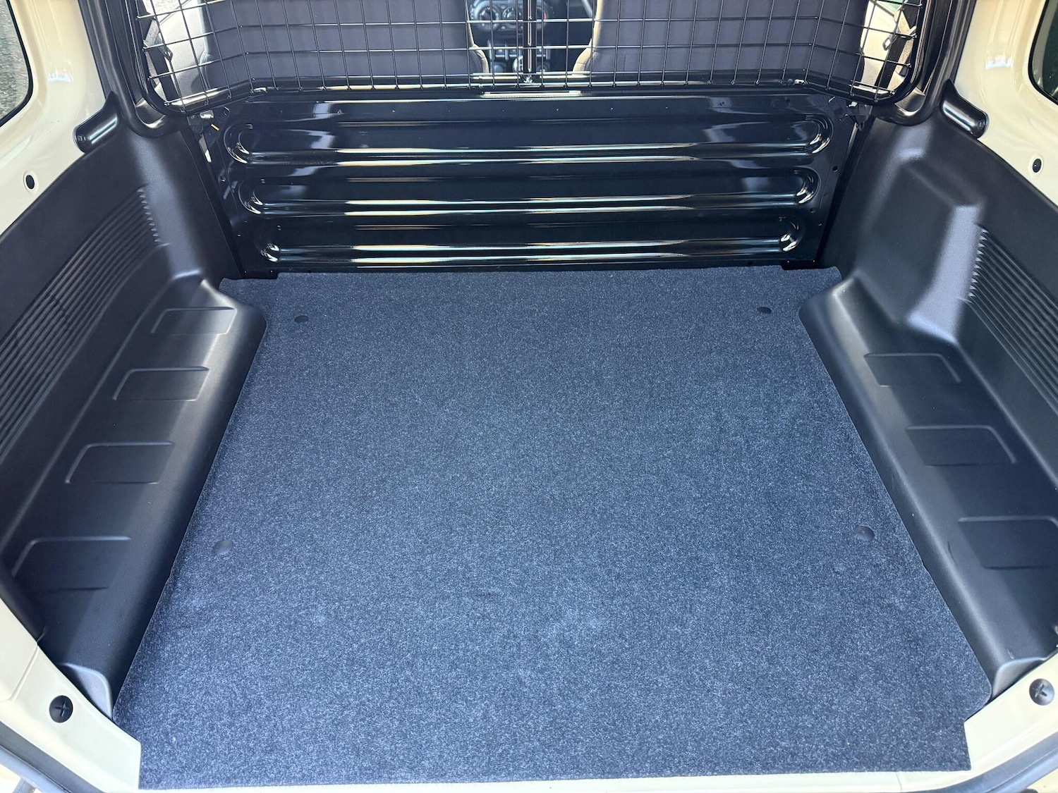 Used Suzuki Jimny 2023 for sale - 77017078: Photo 32