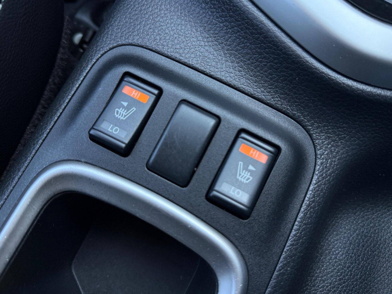 Used Nissan Navara 2021 for sale - 77958518: Photo 42