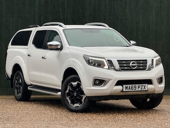 Nissan - Navara