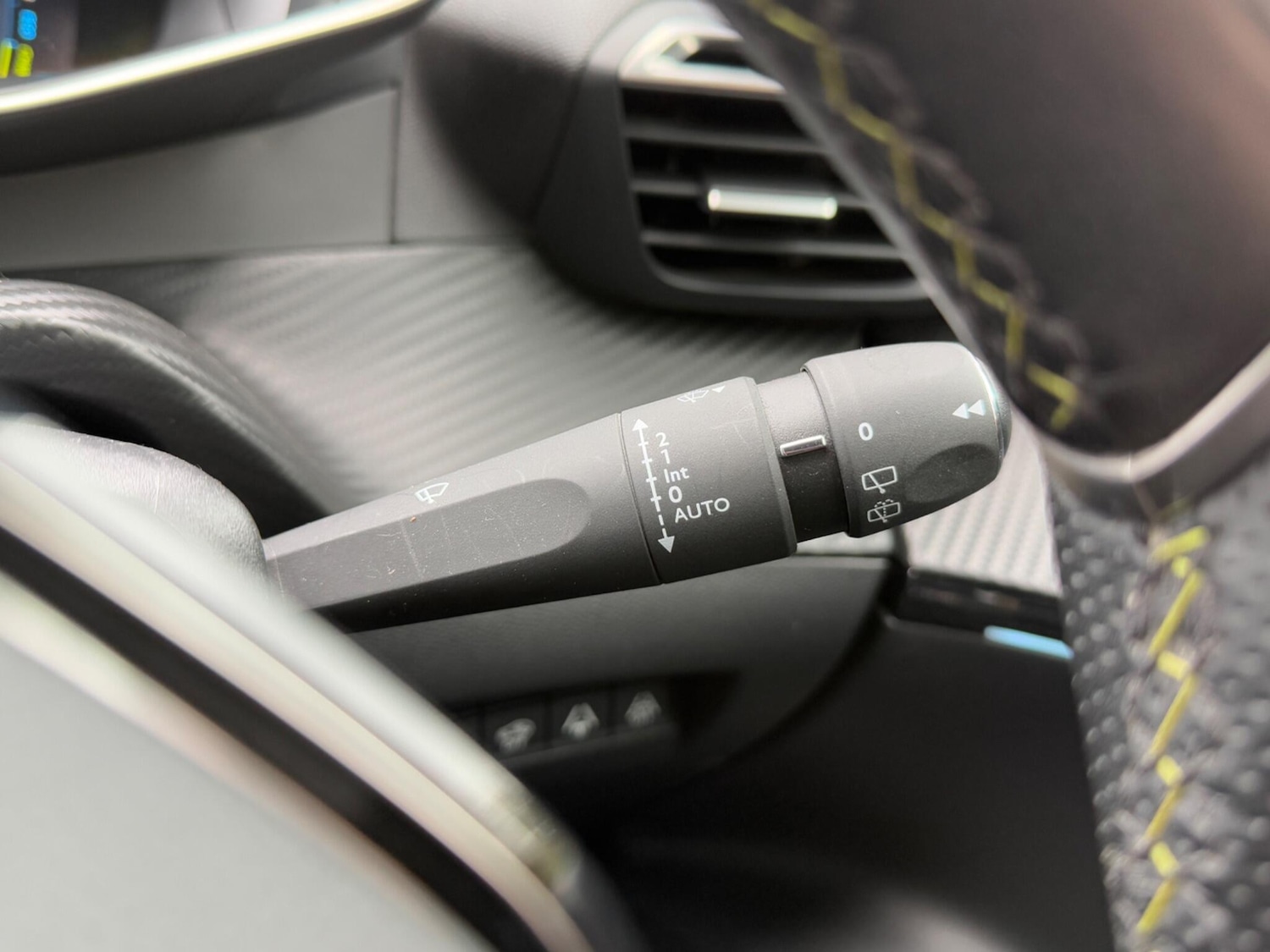 Used Peugeot E-2008 2021 for sale - 76425288: Photo 34