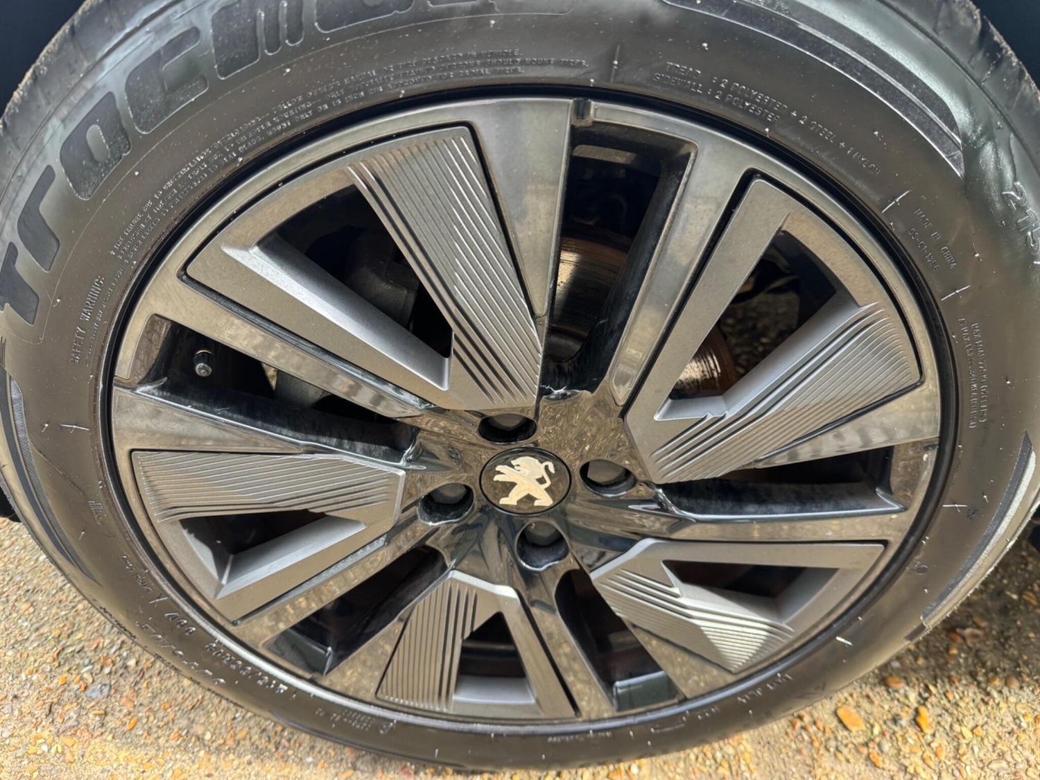 Used Peugeot E-2008 2021 for sale - 76425288: Photo 46