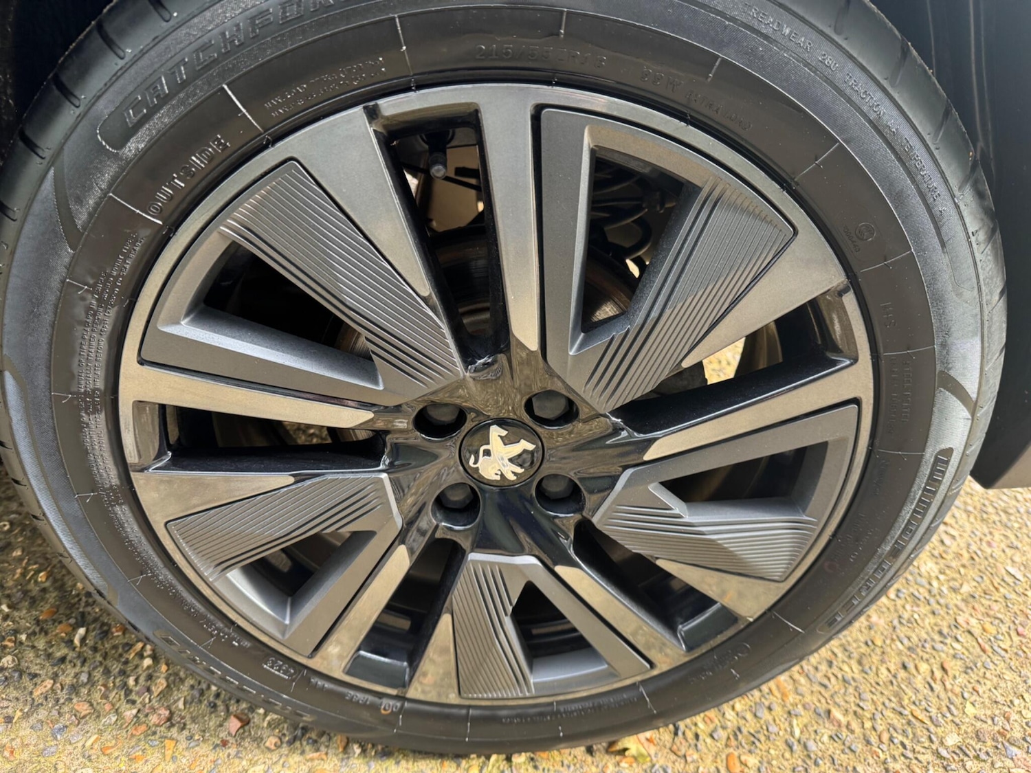 Used Peugeot E-2008 2021 for sale - 76425288: Photo 48