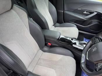 Used Peugeot 2008 2021 for sale - 76425288: Photo