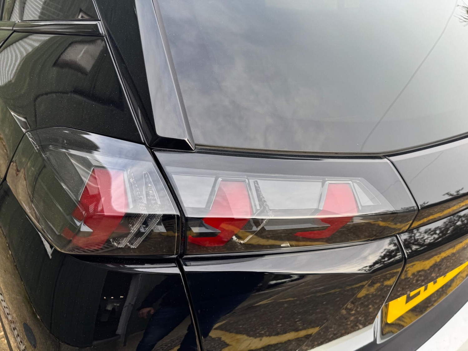 Used Peugeot E-2008 2021 for sale - 76425288: Photo 51