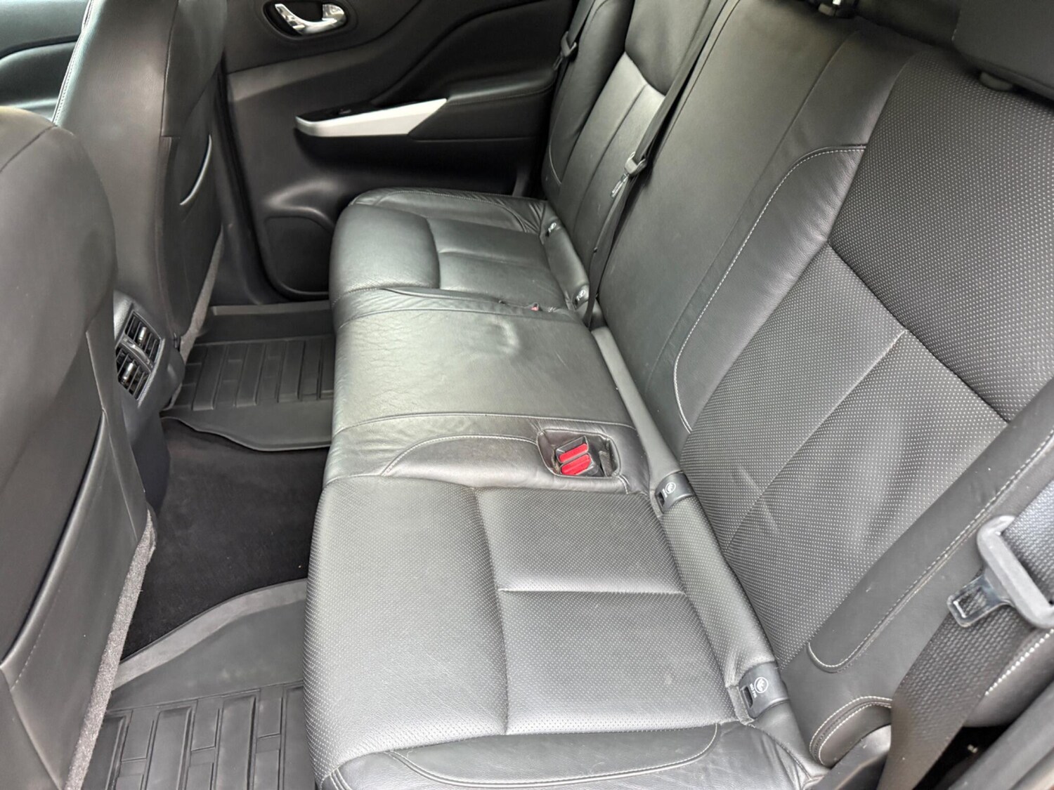 Used Nissan Navara 2017 for sale - 76592352: Photo 18