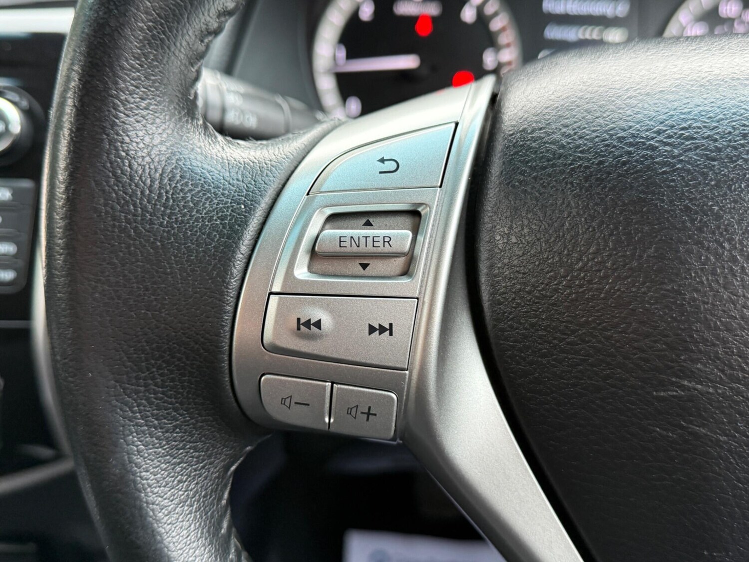 Used Nissan Navara 2017 for sale - 76592352: Photo 28