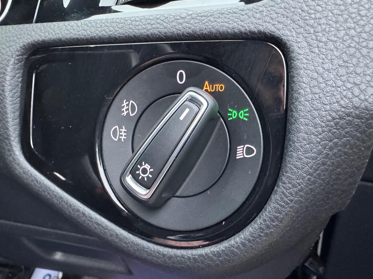 Used Volkswagen Golf 2019 for sale - 77278676: Photo 30