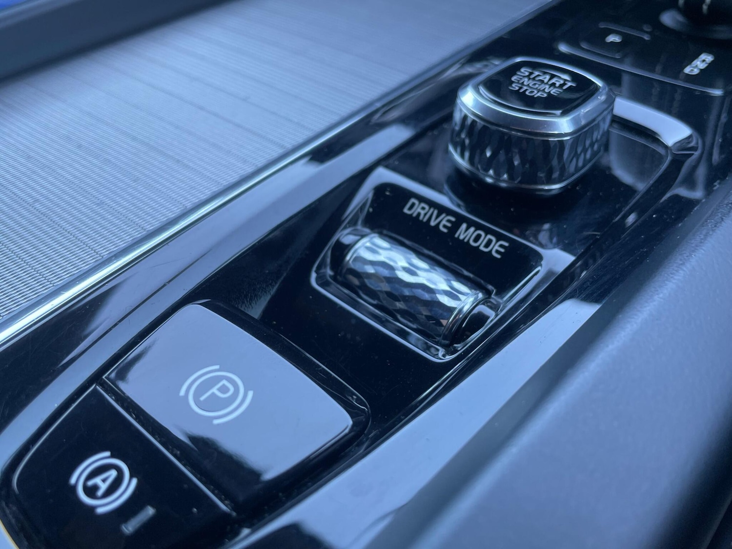 Used Volvo XC60 for sale - 76989065: Photo 25