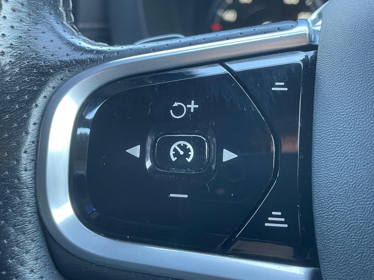 Used Volvo XC60 for sale - 76989065: Photo 33