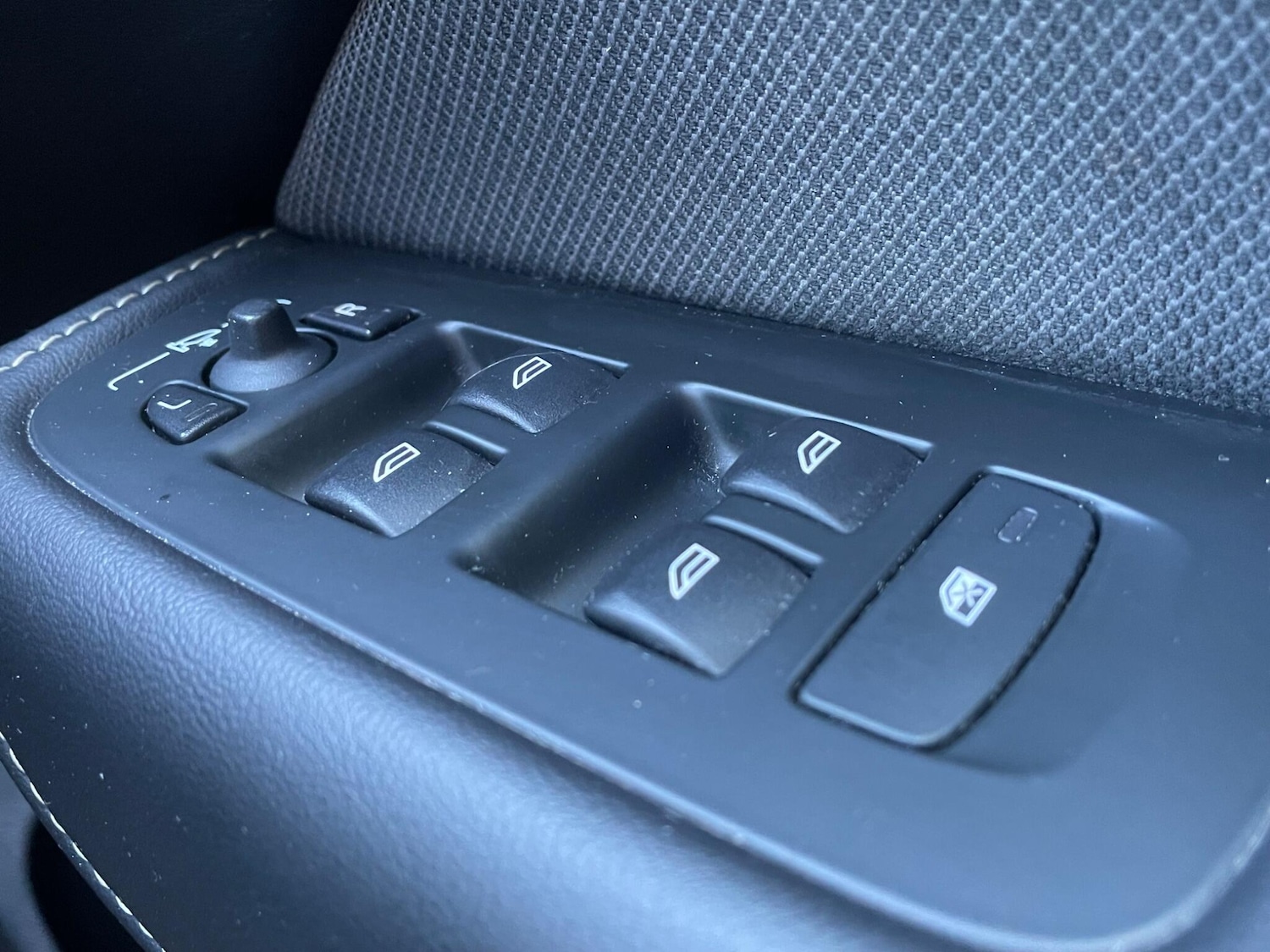 Used Volvo XC60 for sale - 76989065: Photo 47