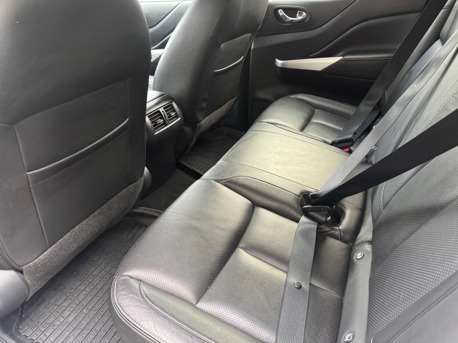 Used Nissan Navara 2018 for sale - 76573088: Photo 40