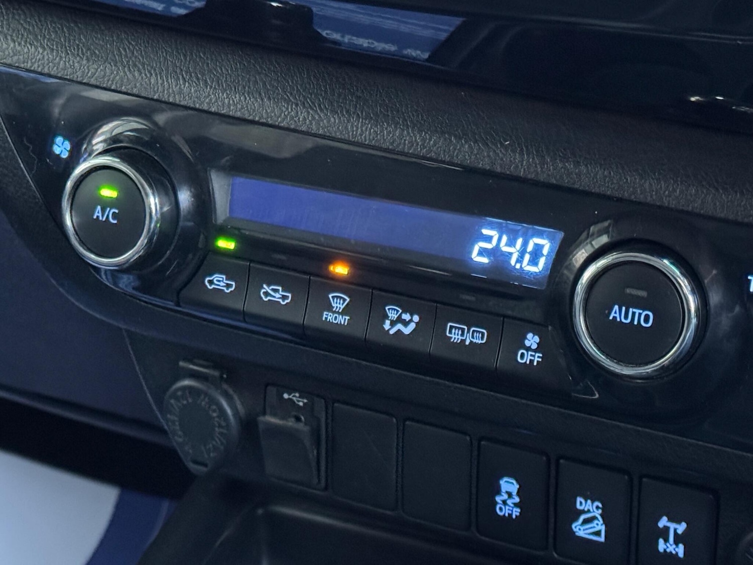 Used Toyota Hilux 2017 for sale - 77131613: Photo 16