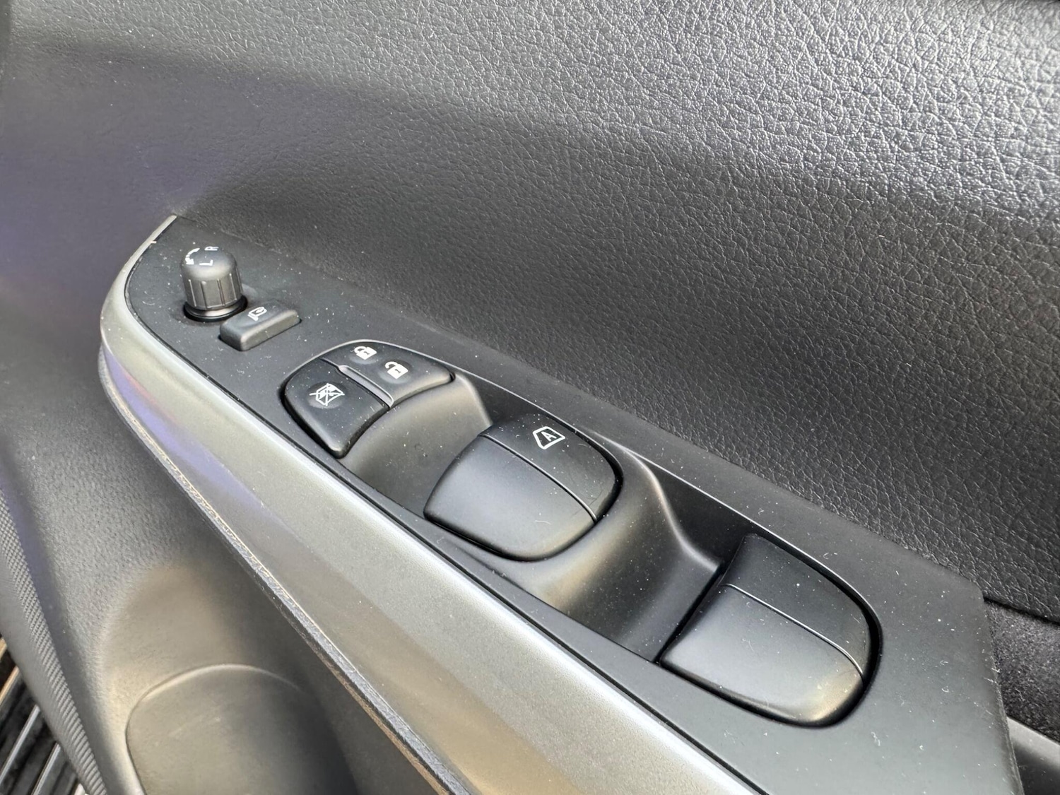 Used Nissan Navara 2017 for sale - 77082074: Photo 18