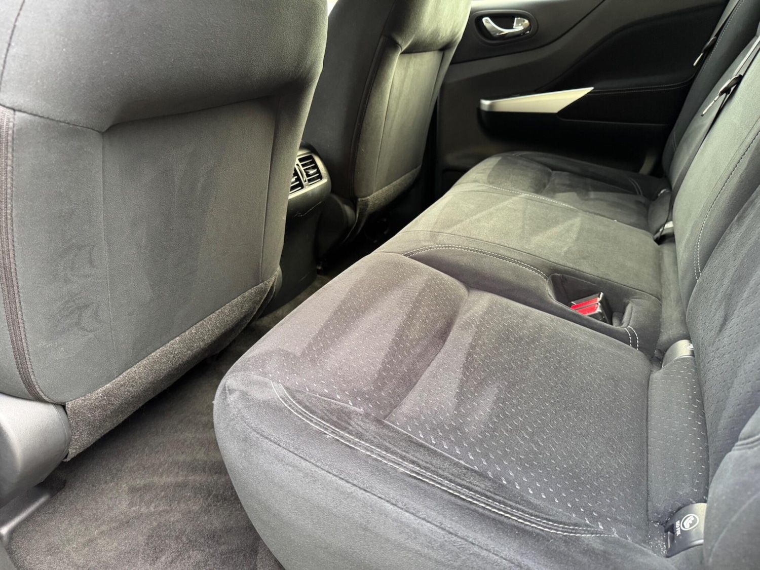 Used Nissan Navara 2017 for sale - 77082074: Photo 32