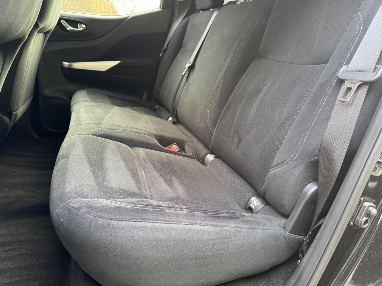 Used Nissan Navara 2017 for sale - 77082074: Photo 33