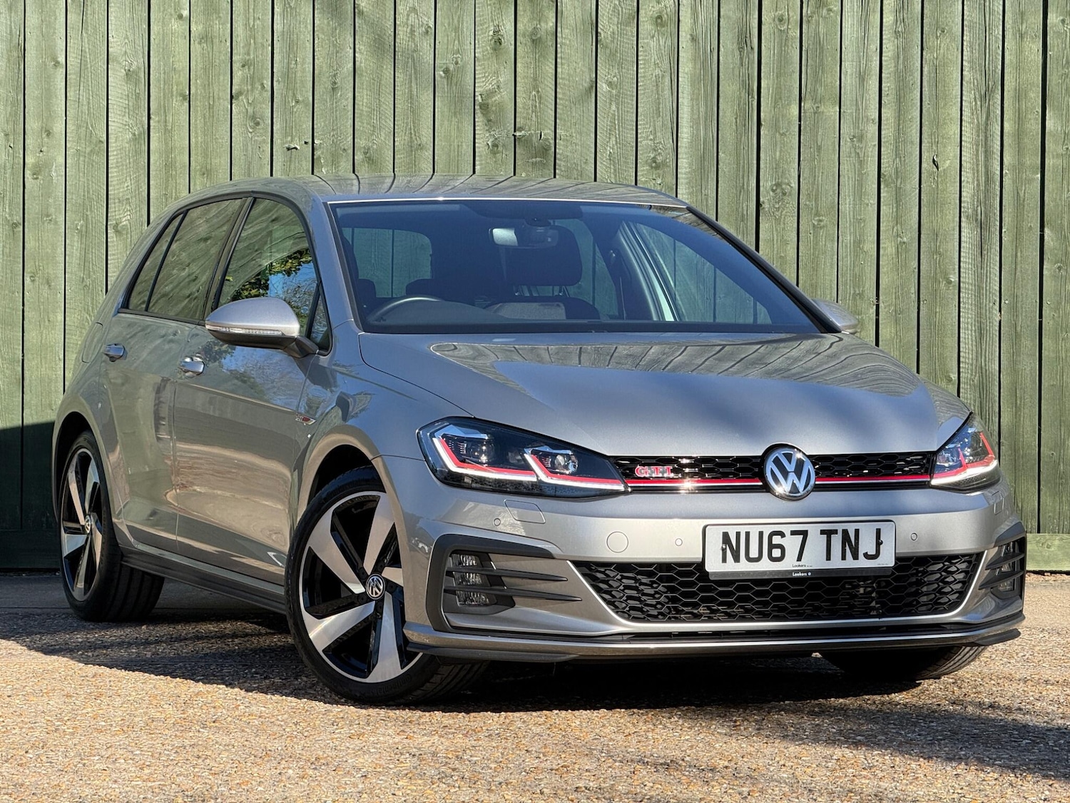 Used Volkswagen Golf 2017 for sale - 78157849: Photo 1