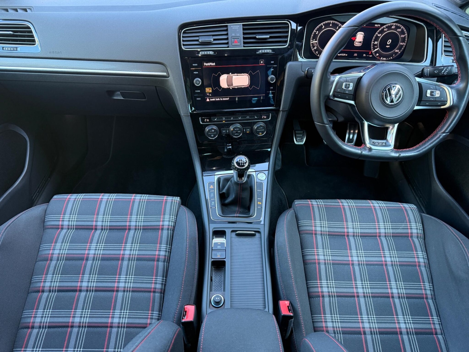 Used Volkswagen Golf 2017 for sale - 78157849: Photo 2