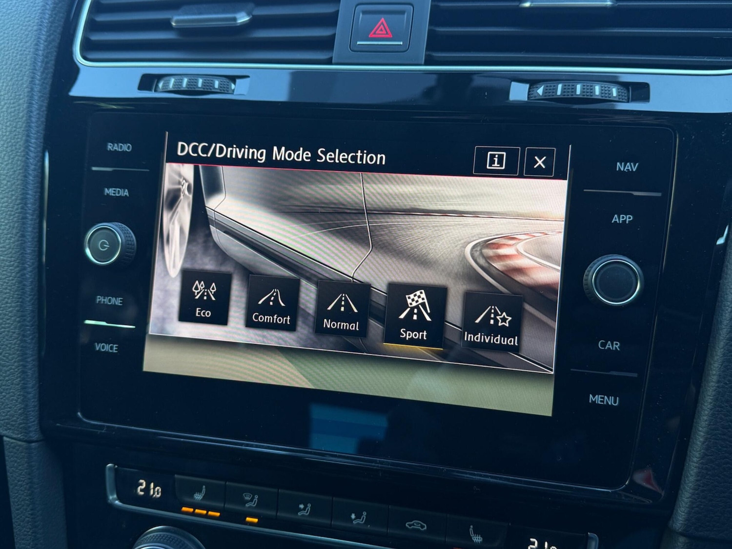 Used Volkswagen Golf 2017 for sale - 78157849: Photo 3