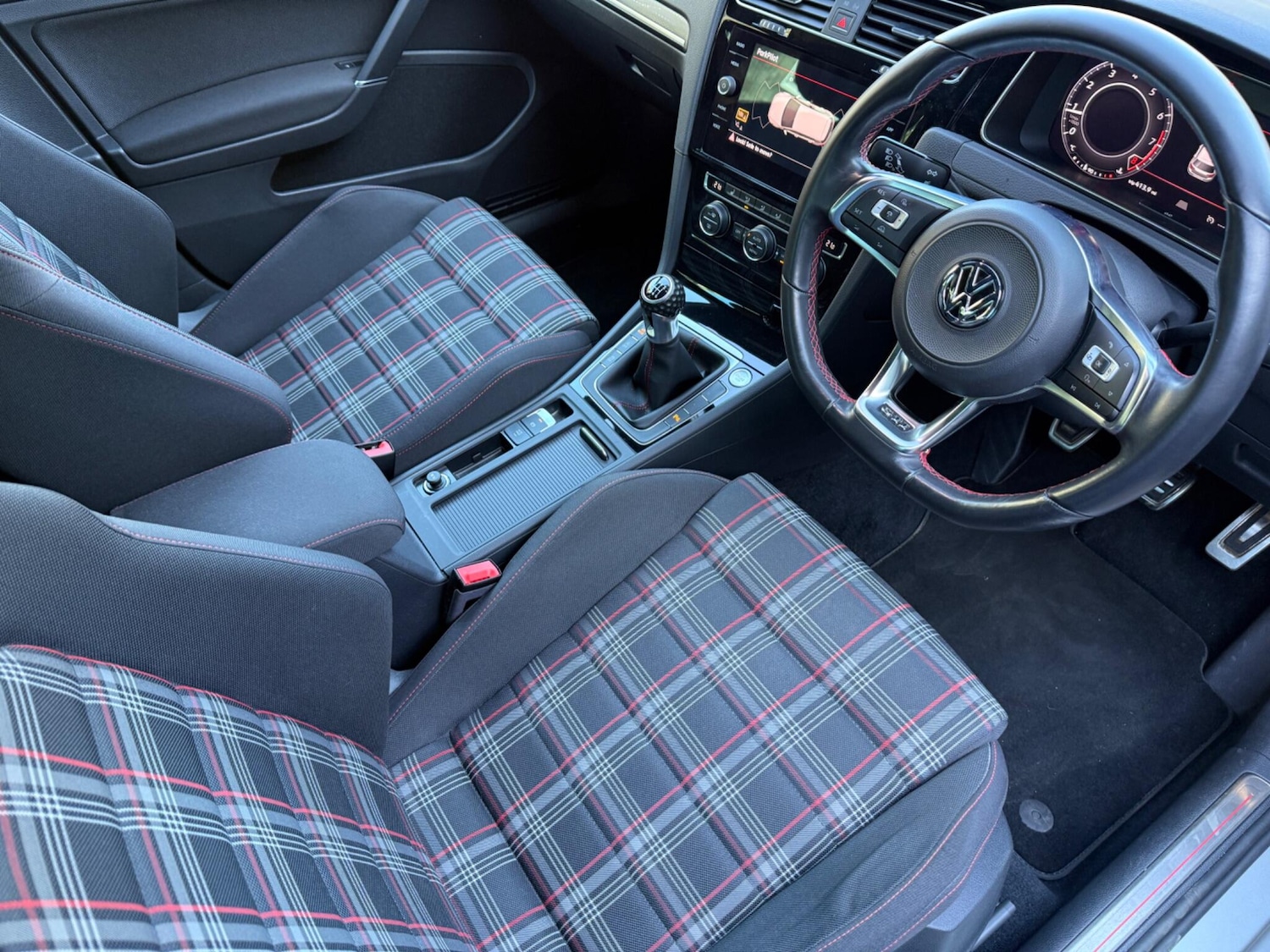 Used Volkswagen Golf 2017 for sale - 78157849: Photo 8