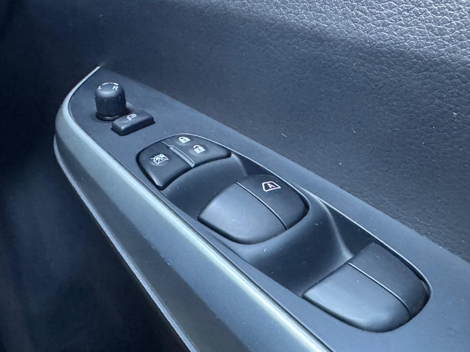 Used Nissan Navara 2018 for sale - 76899313: Photo 44