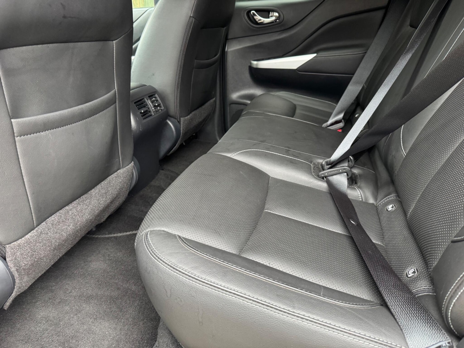 Used Nissan Navara 2019 for sale - 77794400: Photo 42