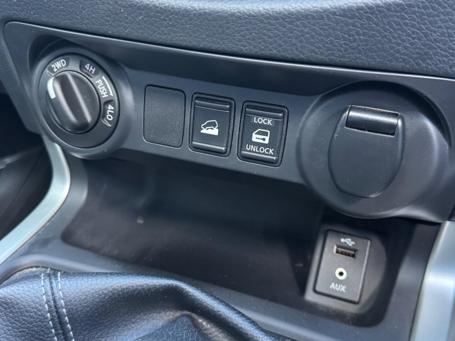 Used Nissan Navara 2017 for sale - 78034128: Photo 17