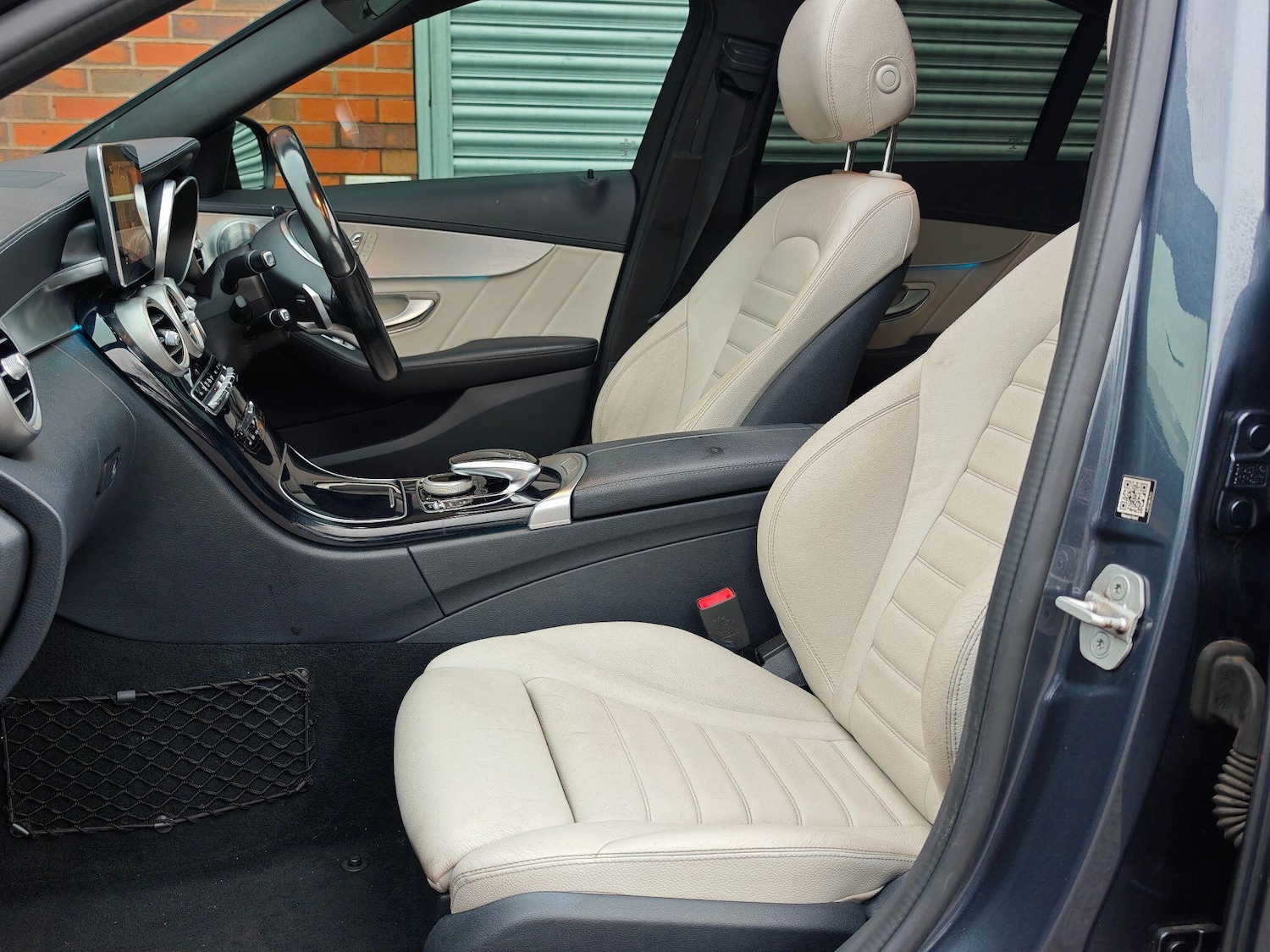 Used Mercedes-Benz C Class 2014 for sale - 77192030: Photo 2