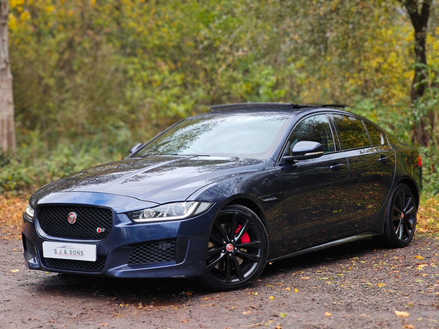 Used Jaguar XE 2016 for sale - 76432894: Photo 1