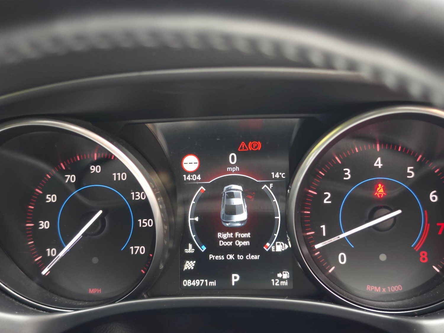 Used Jaguar XE 2016 for sale - 76432894: Photo 24