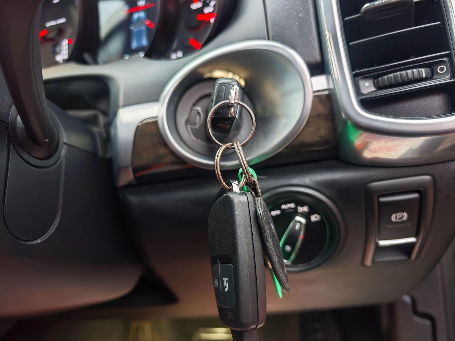 Used Porsche Cayenne 2014 for sale - 77784129: Photo 17