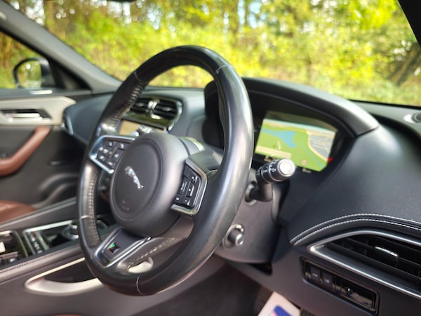 Used Jaguar F-Pace 2017 for sale - 76240204: Photo 18