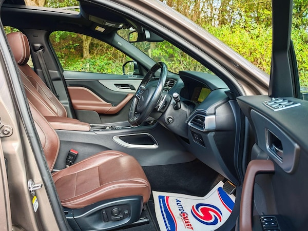 Used Jaguar F-Pace 2017 for sale - 76240204: Photo 19