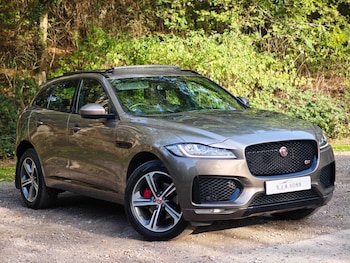 Used Jaguar F-Pace 2017 for sale - 76240204: Photo 4