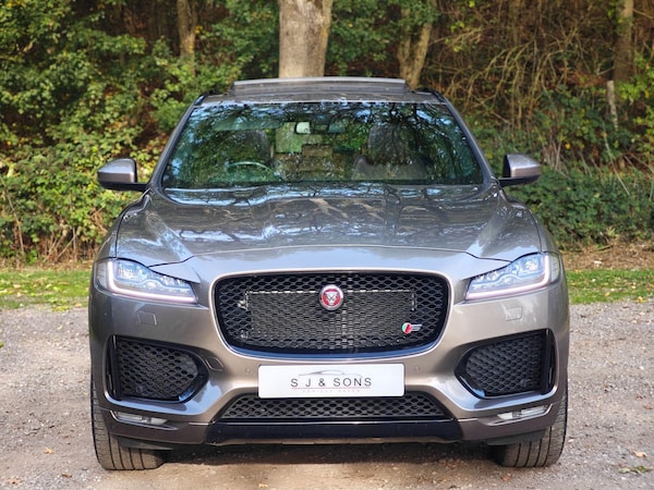 Used Jaguar F-Pace 2017 for sale - 76240204: Photo 6