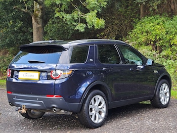 Used Land Rover Discovery Sport 2016 for sale - 75927410: Photo