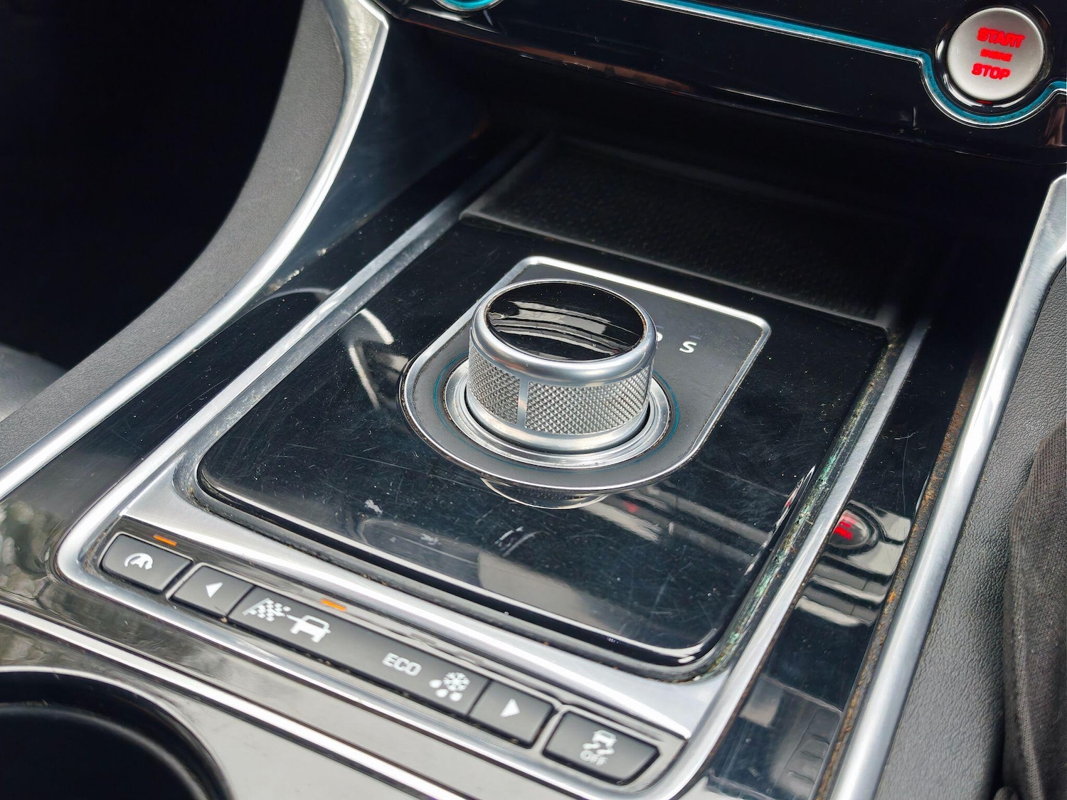 Used Jaguar XE 2015 for sale - 76727906: Photo 12