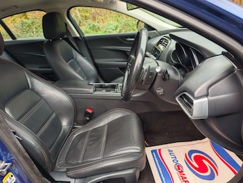 Used Jaguar XE 2015 for sale - 76727906: Photo