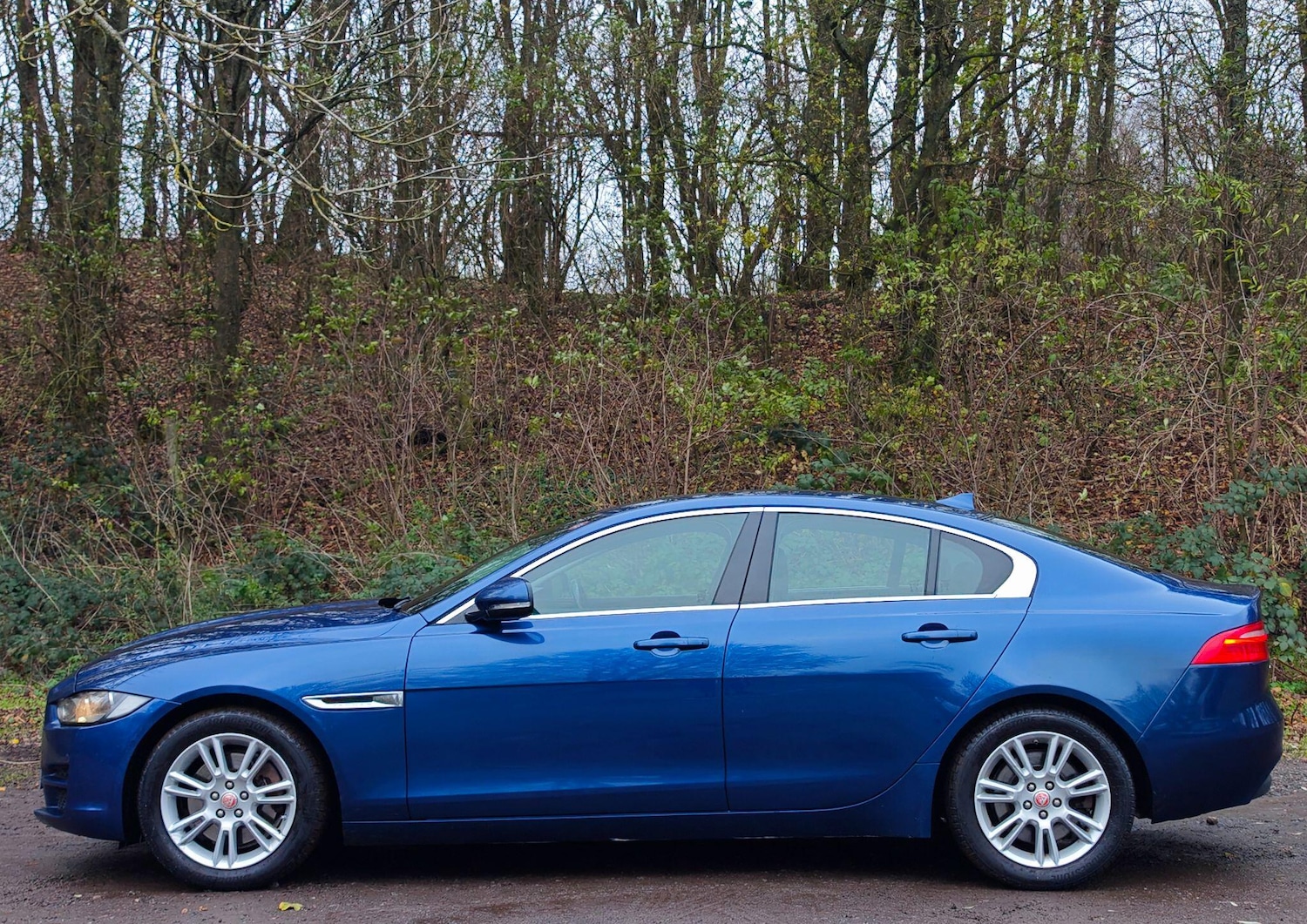 Used Jaguar XE 2015 for sale - 76727906: Photo 8