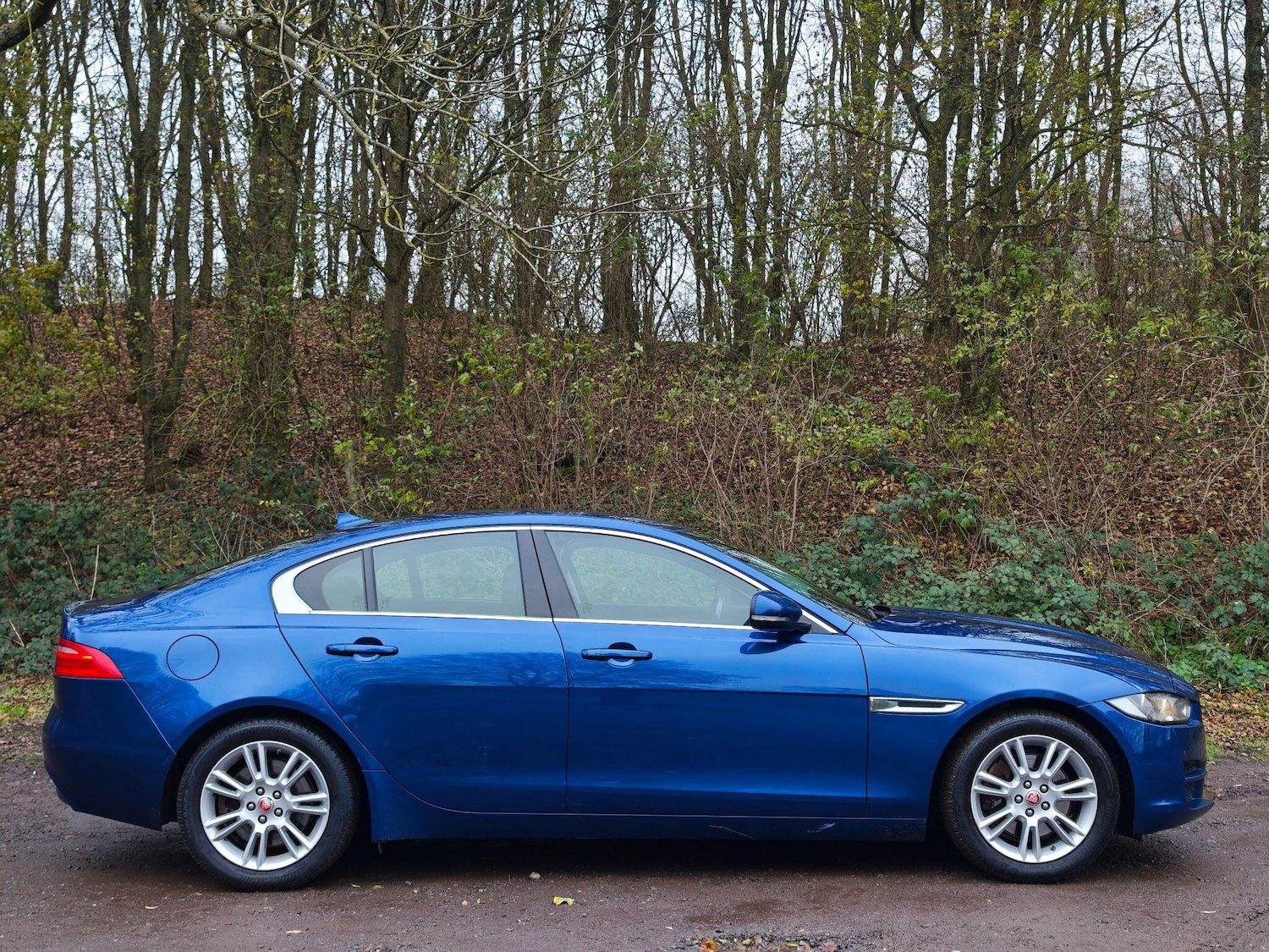 Used Jaguar XE 2015 for sale - 76727906: Photo 9