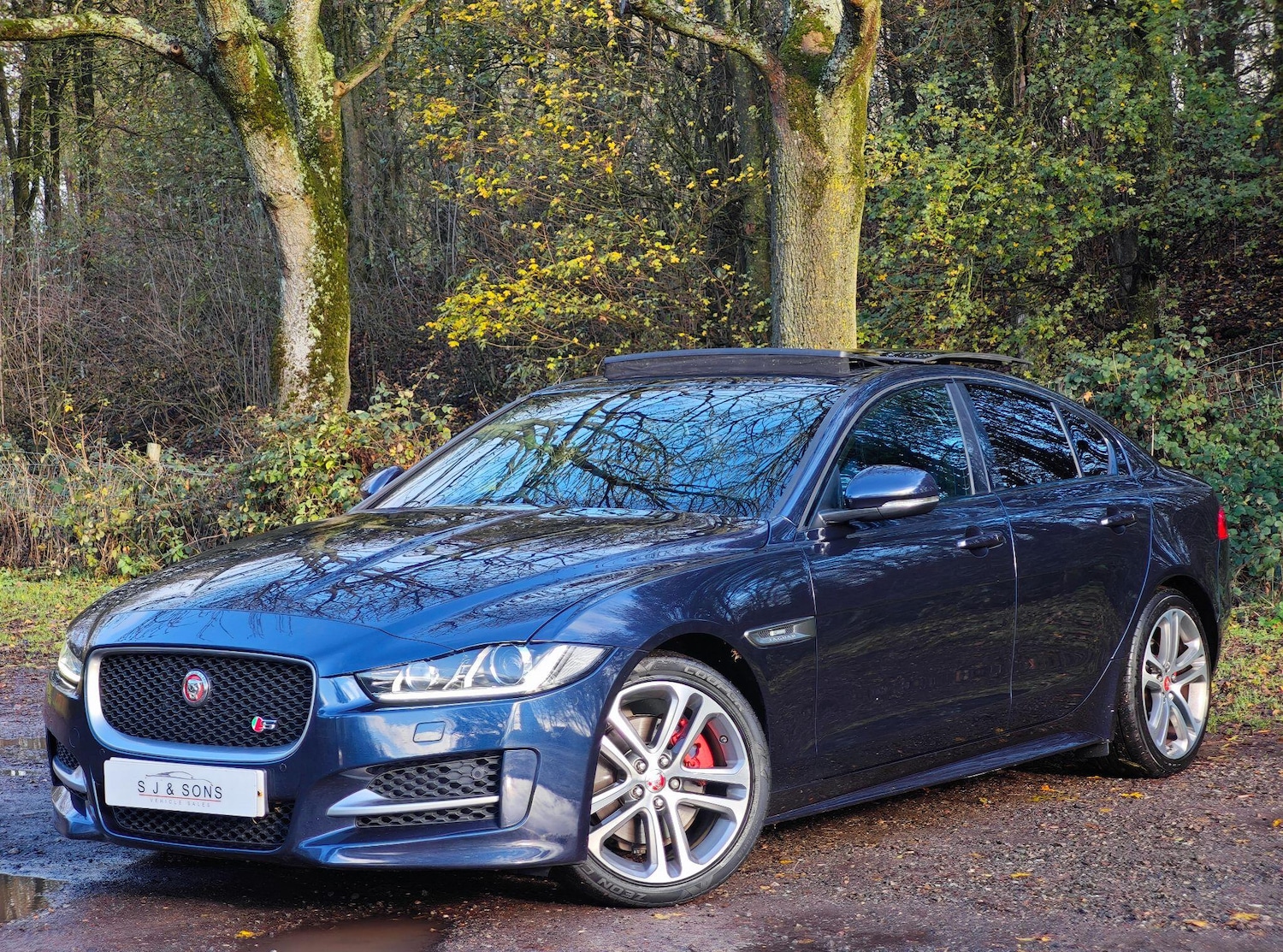 Used Jaguar XE 2017 for sale - 76633714: Photo 1